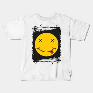 smile- best funny gift tshirt - best birthday gift tee Kids T-Shirt